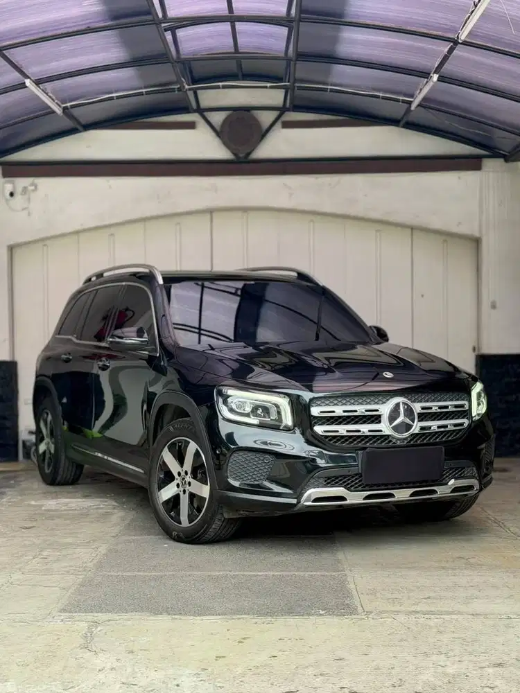 HARGA CASH!!! MERCEDES BENZ GLB200 AMG FACELIFT 7 SEATERS!