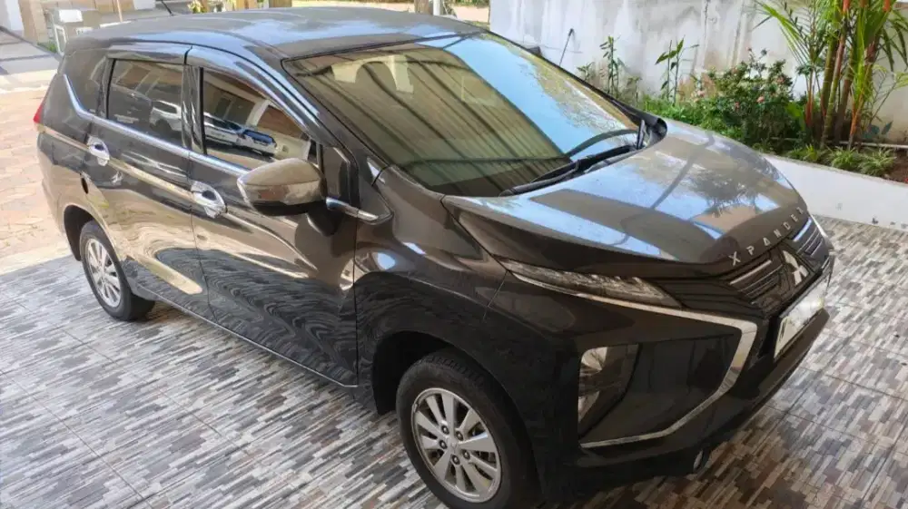 Xpander GLS [15.000km] 2021 A/T  Hitam Mitsubishi Tangan1 Automatic AT