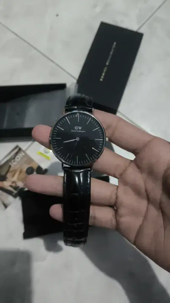 Jam DW classic black reading nego