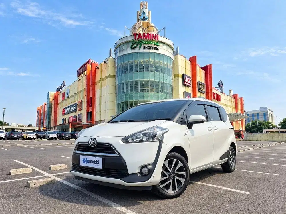 TDP RENDAH - Toyota Sienta 1.5 V Bensin-MT 2017 Putih CTZCB