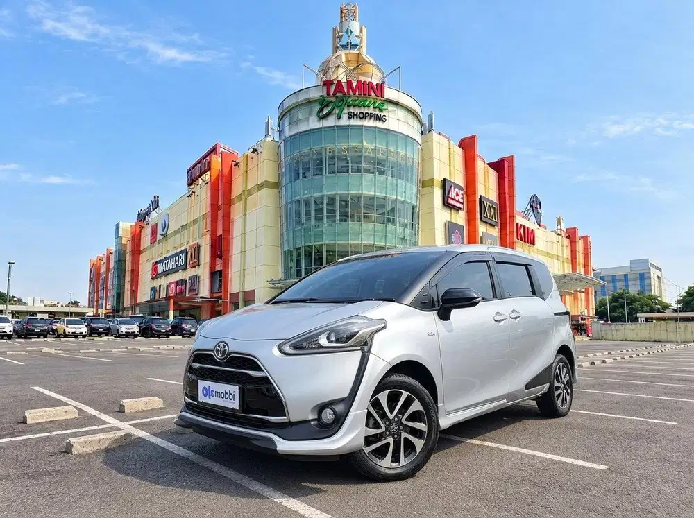 TDP RENDAH - Toyota Sienta 1.5 Q Bensin-AT 2018 Silver CPFIB