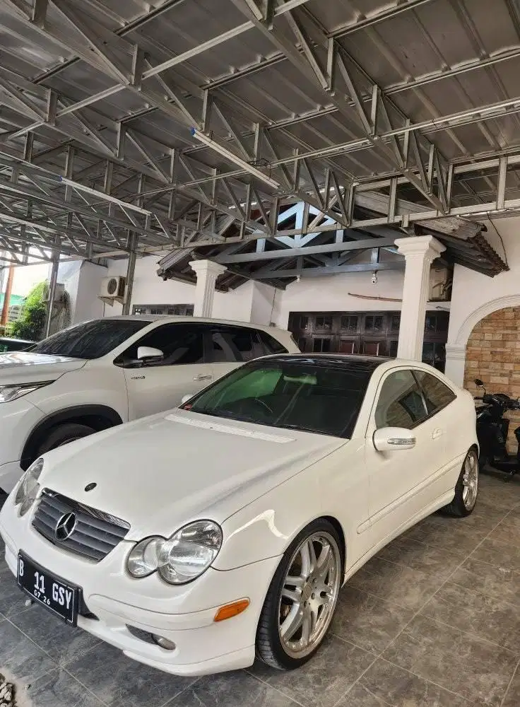 mercedes benz clc coupe 2 pintu