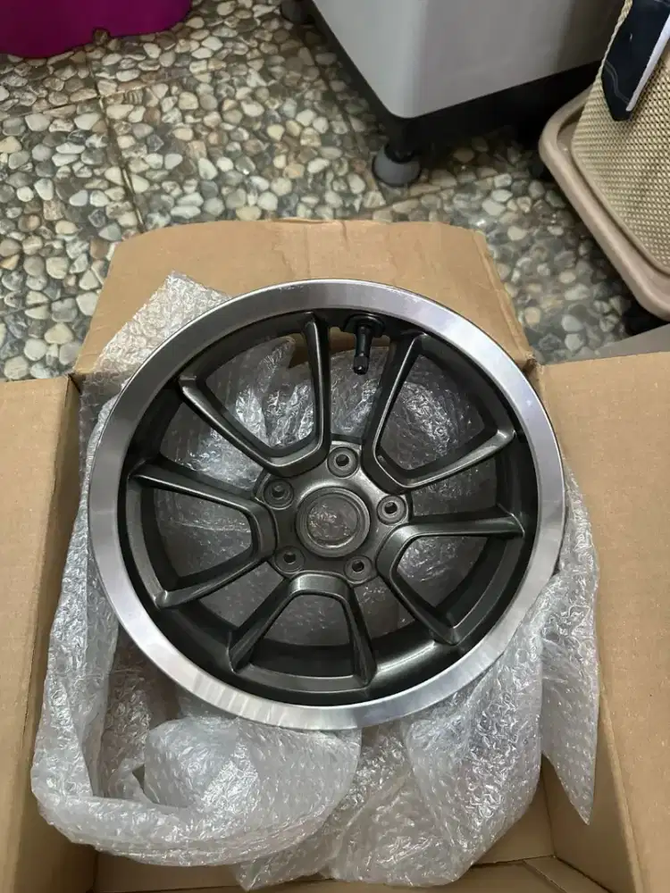 Velg vespa primavera yacht 50th anniversary