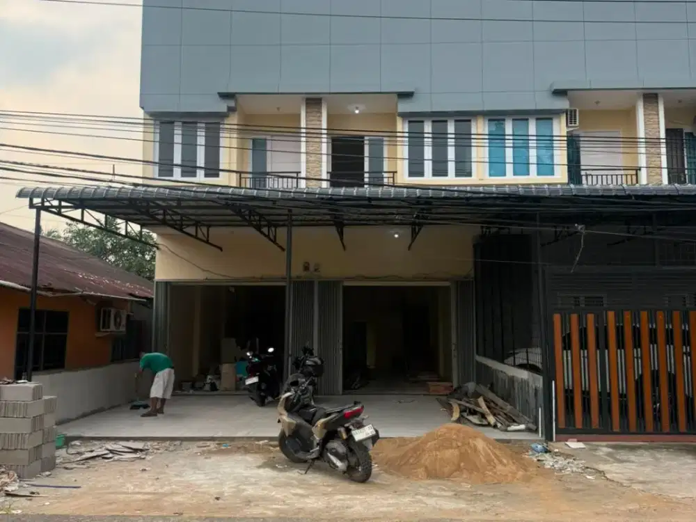 Peluang Bisnis! Ruko Siap Pakai Dekat Area Komersial Utama - Bebas Banjir