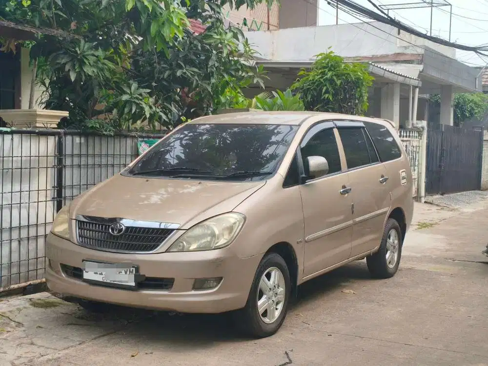 Toyota Kijang Innova 2004 Bensin