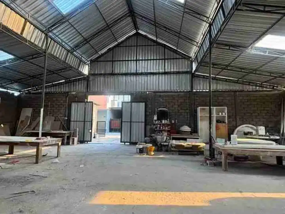 sewakan gudang 4 are di jln Pulau bungin Denpasar akses truk