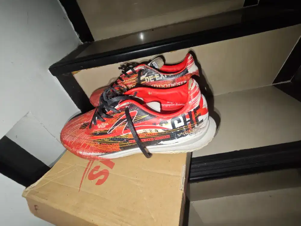 Dijual Sepatu futsal Specs accelelator size 37 Original