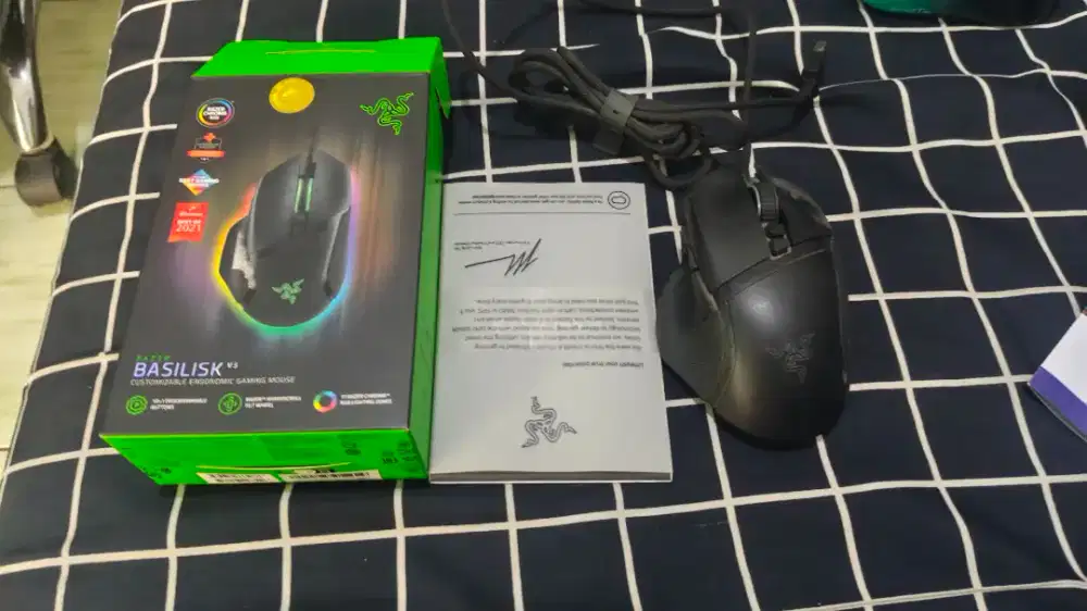 Razer Basilisk V3 wired second not Logitech