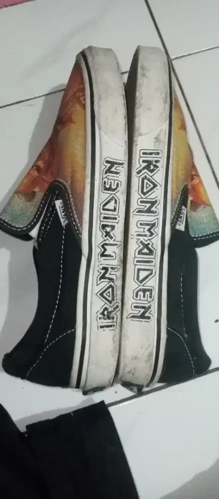 want to sale sepatu Vans slip on Iron maiden