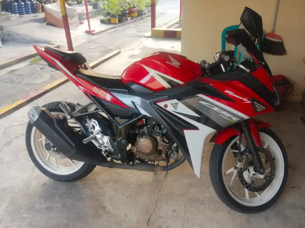 Dijual Motor CBR 150R 2018