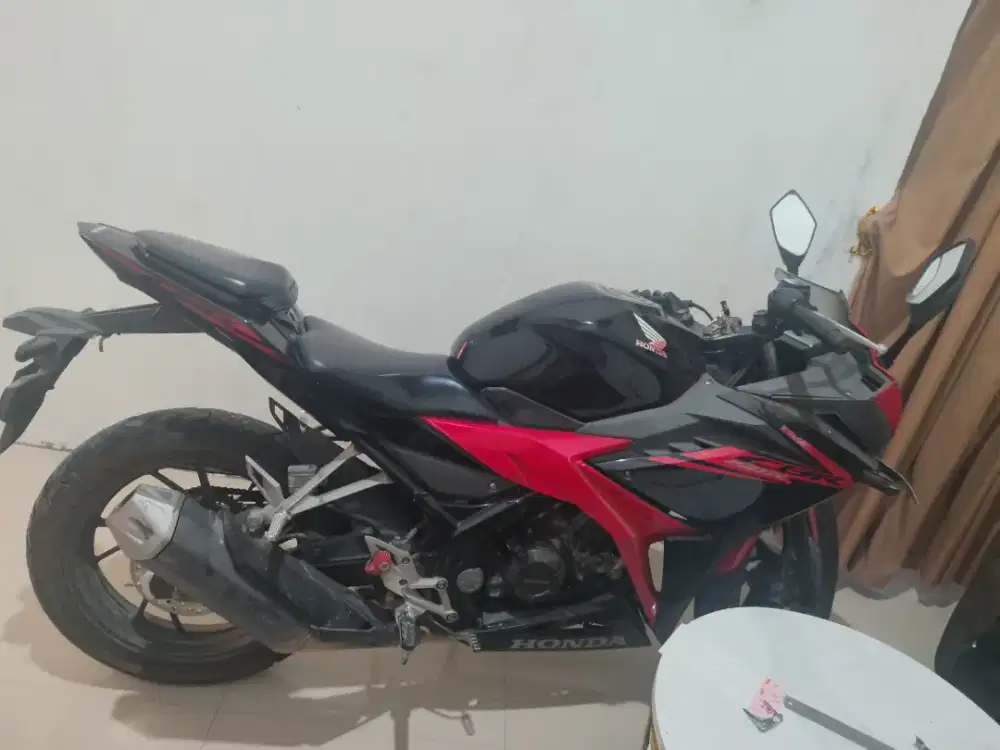 Cbr 150 r kondisi terawat