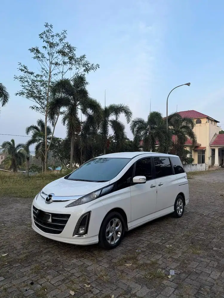 Mazda Biante 2.0 2013