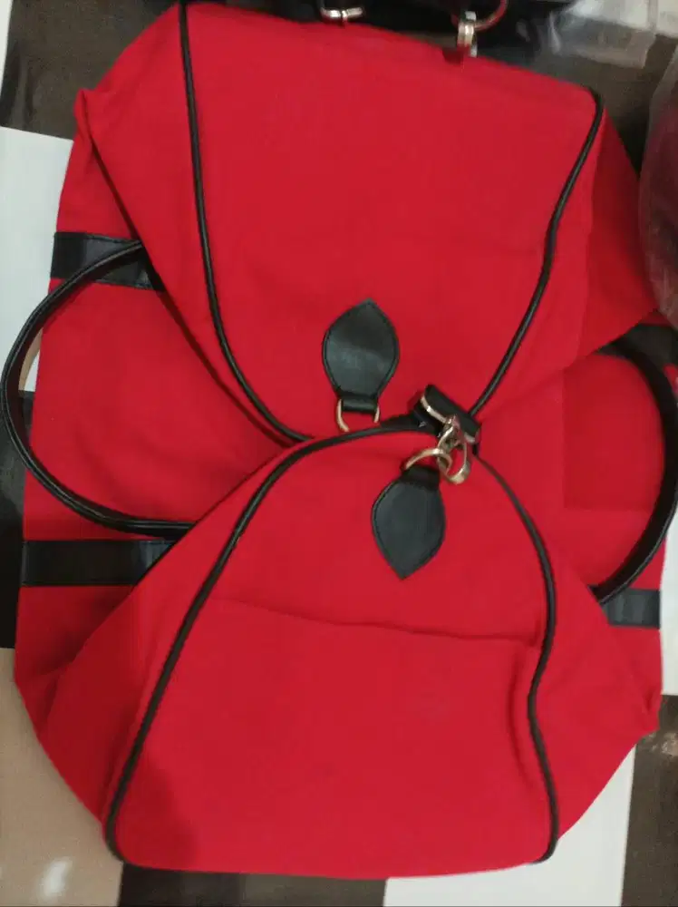 Tas Travel Warna Merah