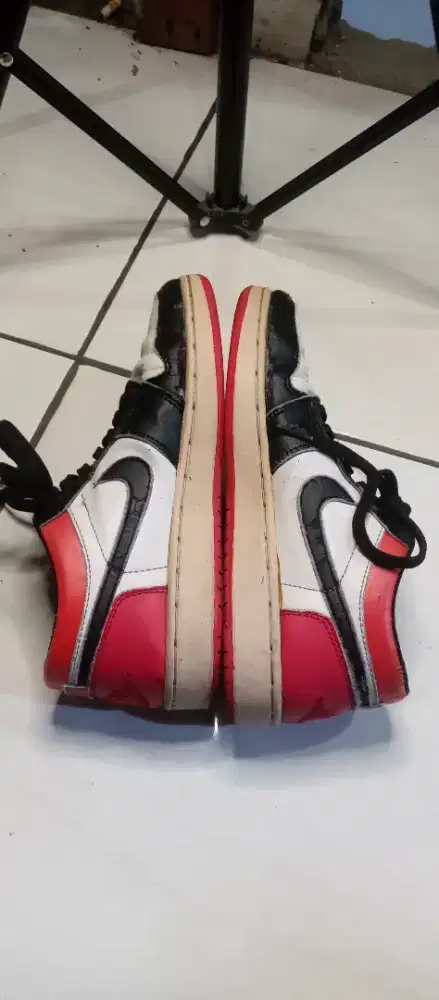 Want To Sale spatu Nike Air Jordan 1 Low warna merah