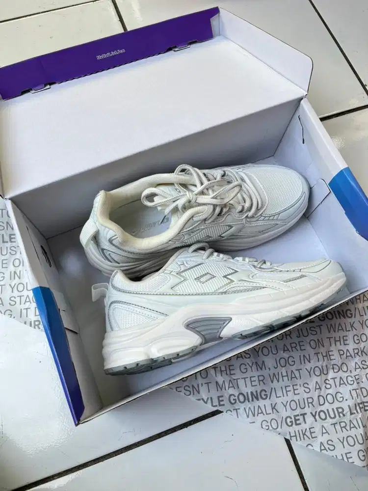 Sepatu Sneakers Lotto Original (Baru)