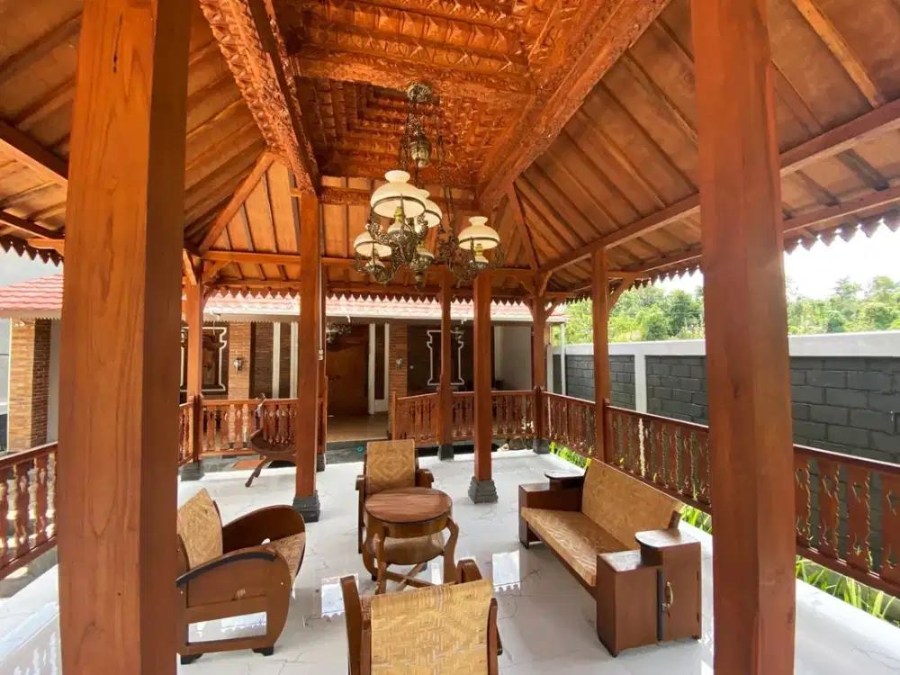 Rumah Joglo Modern dengan Kolam Renang di Prambanan, Lahan Raksasa 428m²
