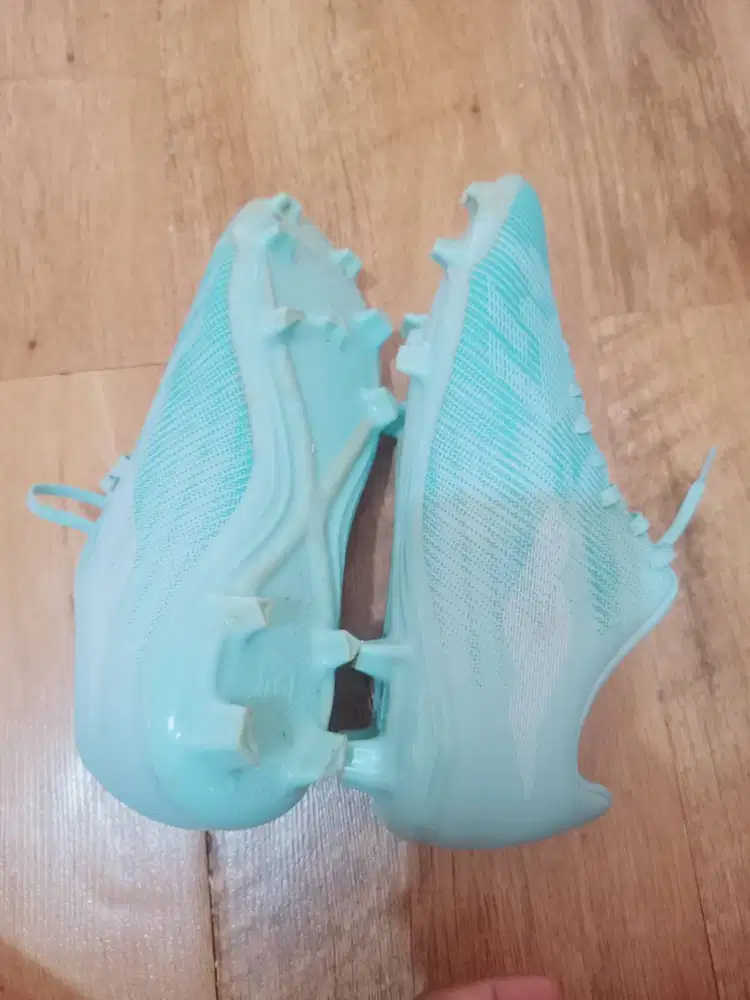 Di jual sepatu bola MILLS