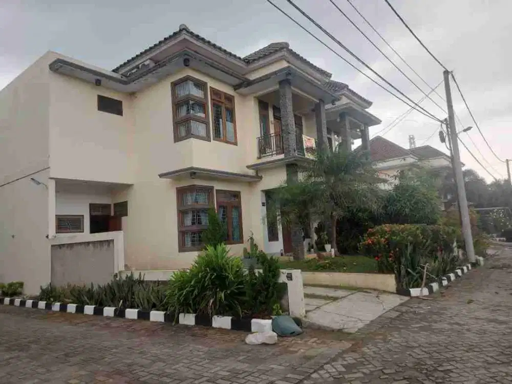jual rumah mewah 2 lantai kokoh deket alun alun
