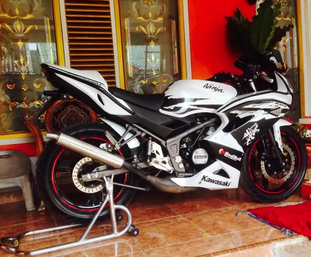 DIJUAL -Kawasaki Ninja 150RR NEW 2012 Putih Langka - Motor Terawat