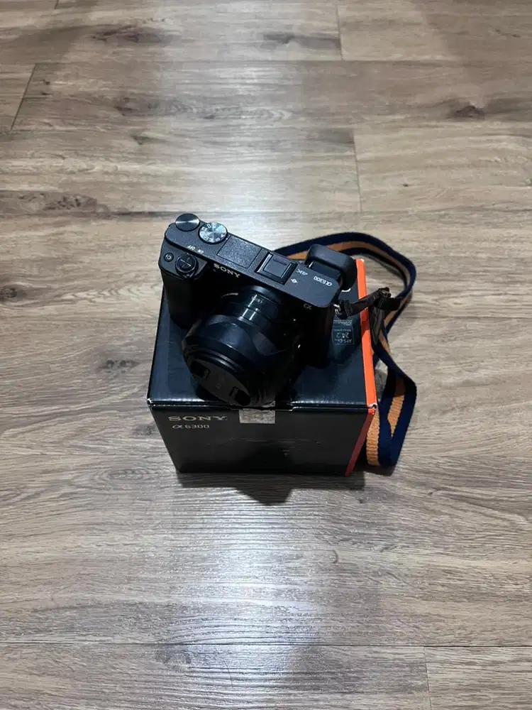 Sony a6300 + Lensa