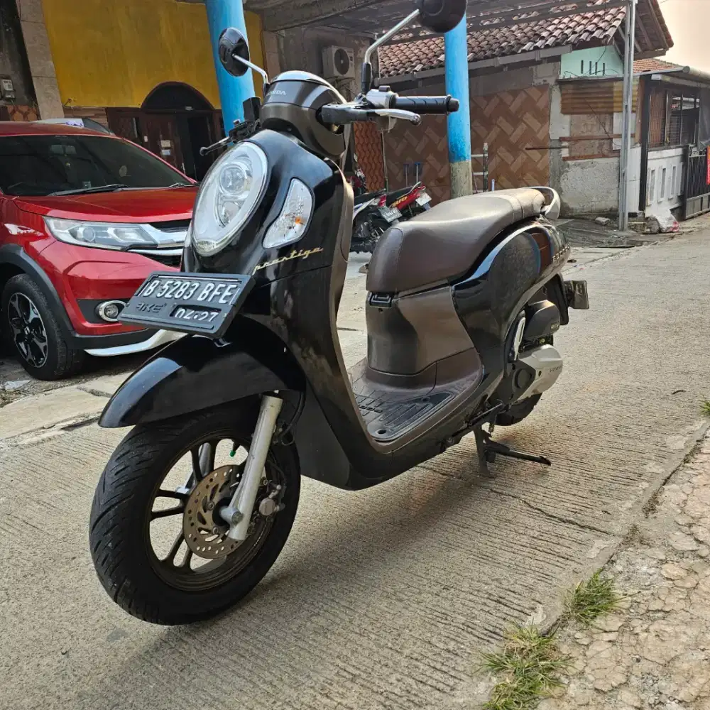 Scoopy 2022 prestige cakep