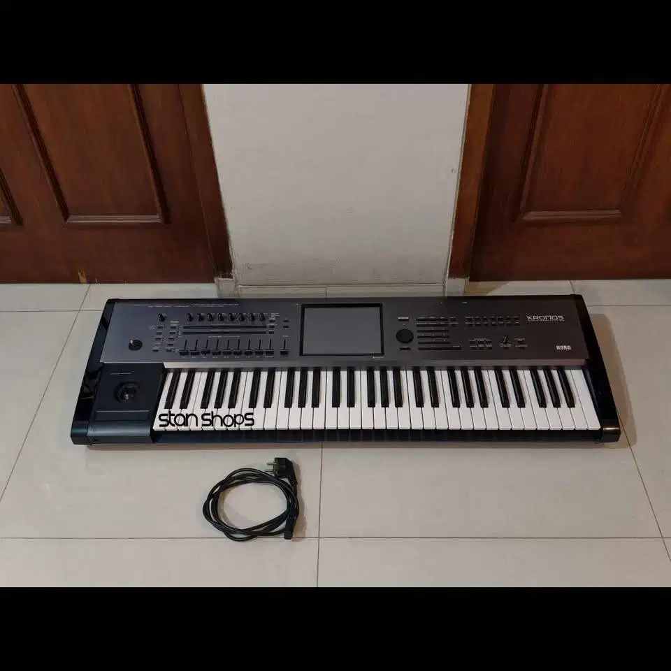 Korg Kronos 61 Synth Synthesizer / Roland Yamaha Nord Fantom MODX 2 3