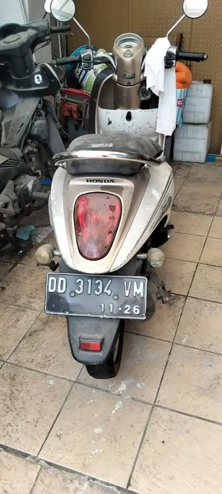 Sepeda Motor Bekas (Honda Scoopy)
