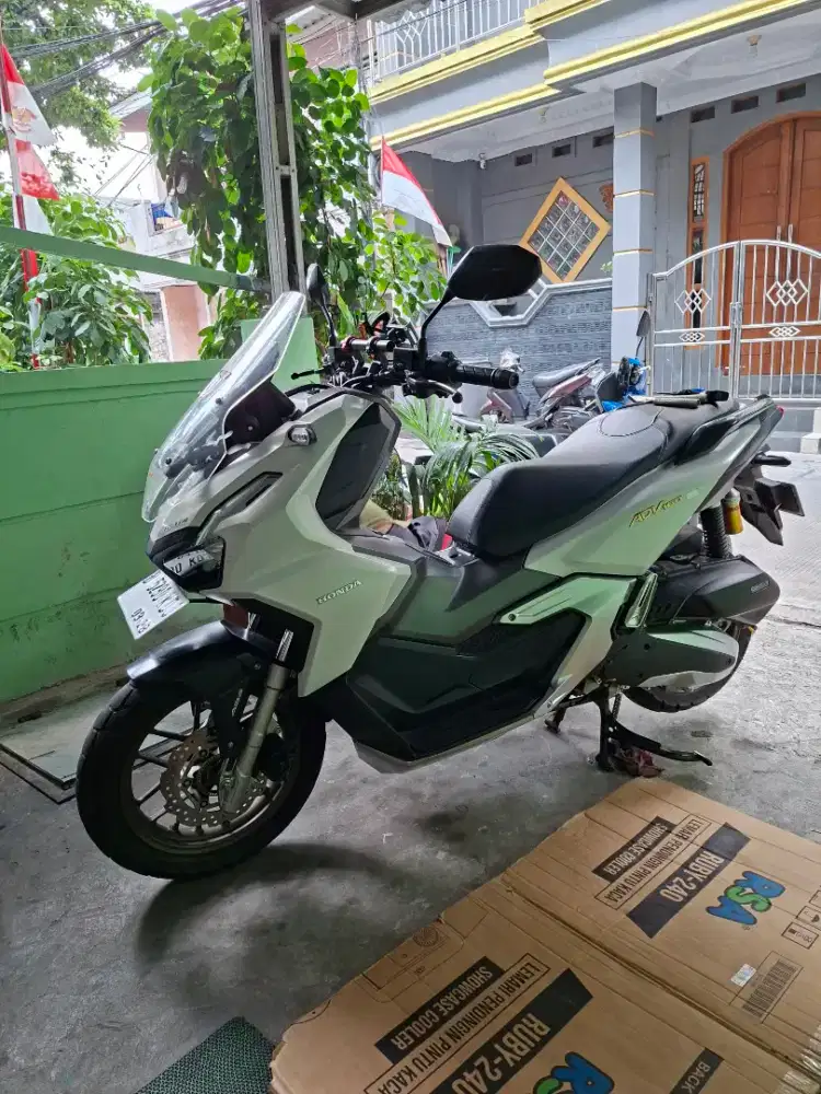 Adv 160 ABS putih
