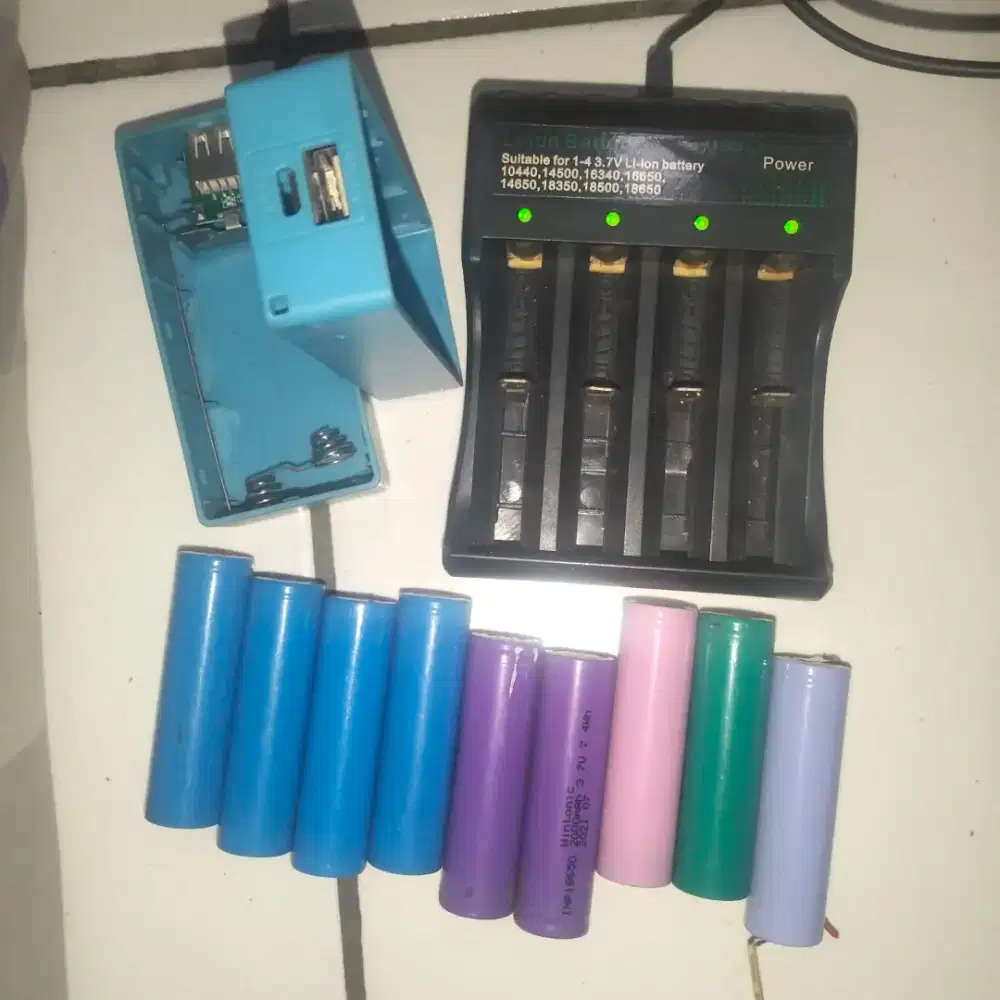 Baterai 18650+charger+kit powerbank
