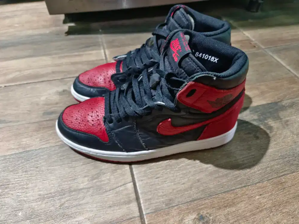 Sepatu Nike Air Jordan 1 Retro High OG Bred Banned uk 42,5  insol 27cm