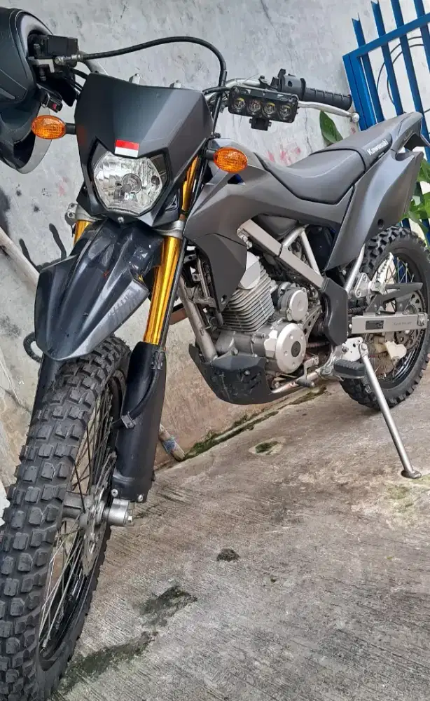Dijual sepeda motor klx