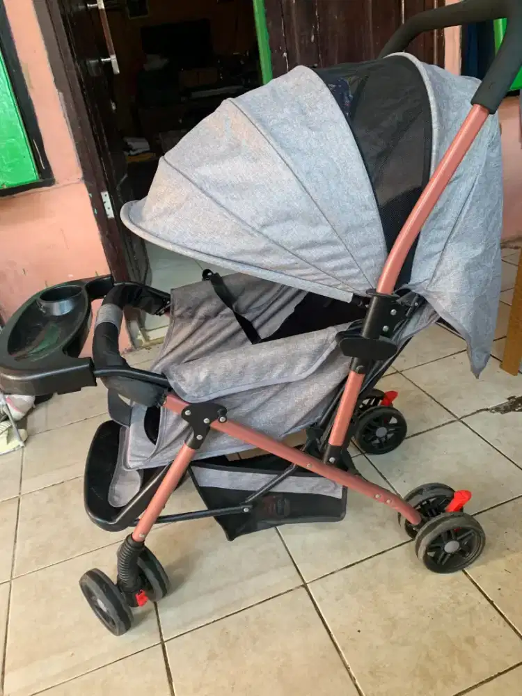 Stroller bayi merk beige