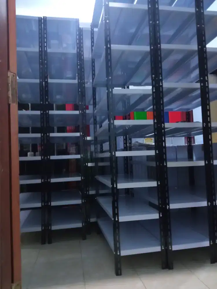 Rak besi rak gudang 5susun