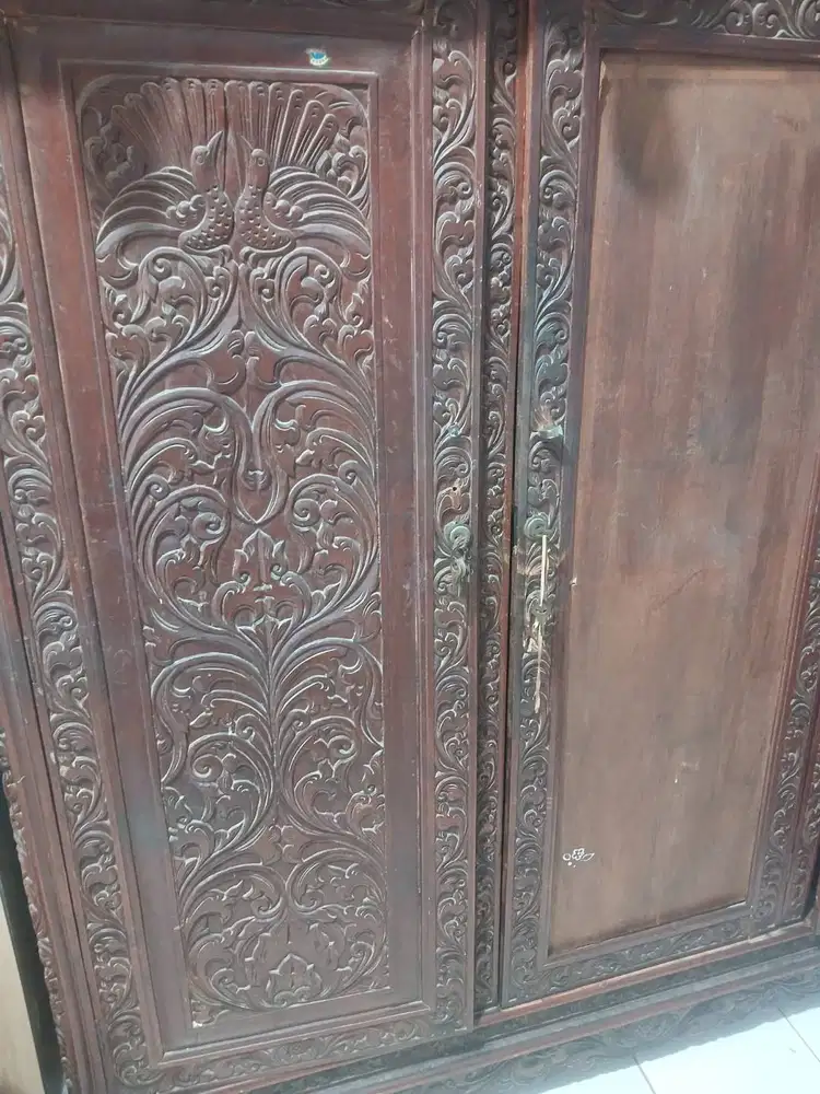 Jual lemari baju kayu jati asli second...kondisi kayu masih kuat