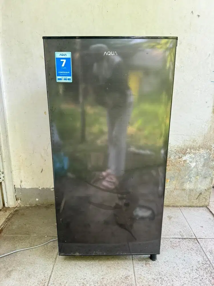 Kulkas aqua 1 pintu jual cepat