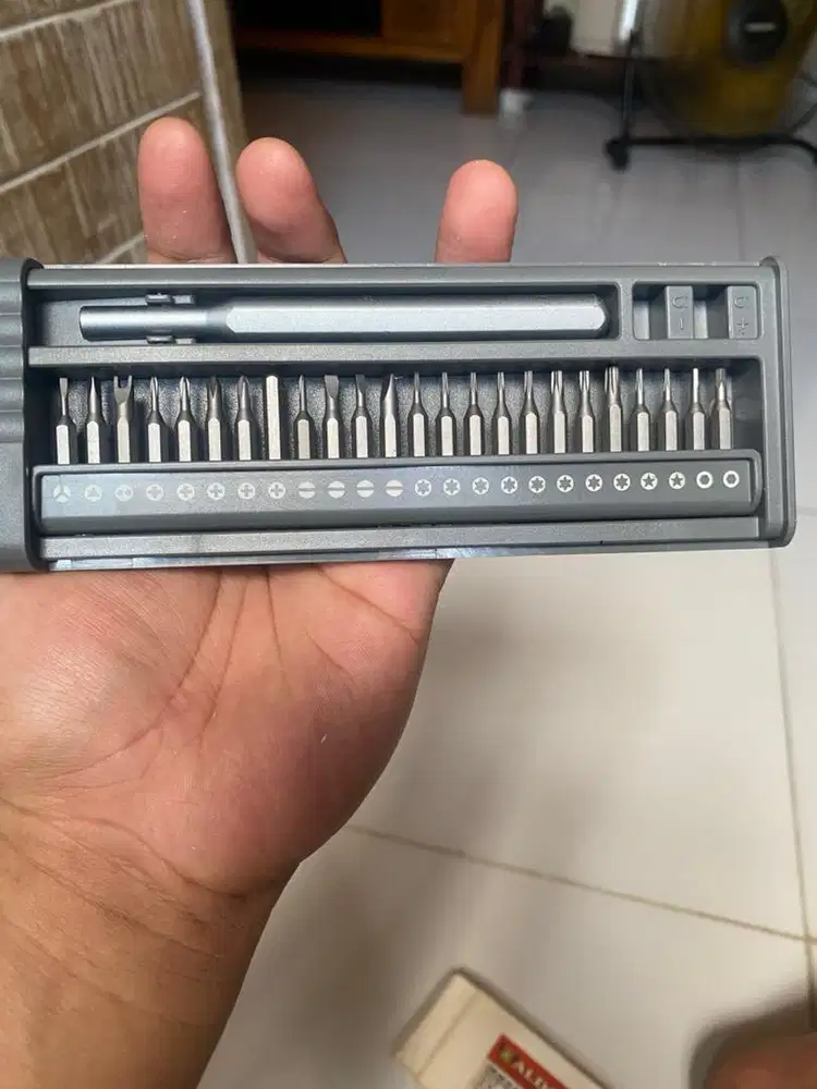 Obeng masih mulu baru di pakai sekali