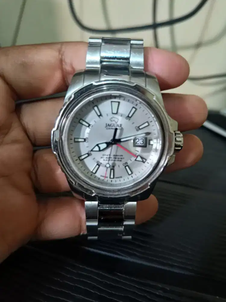 Jam tangan jaguar