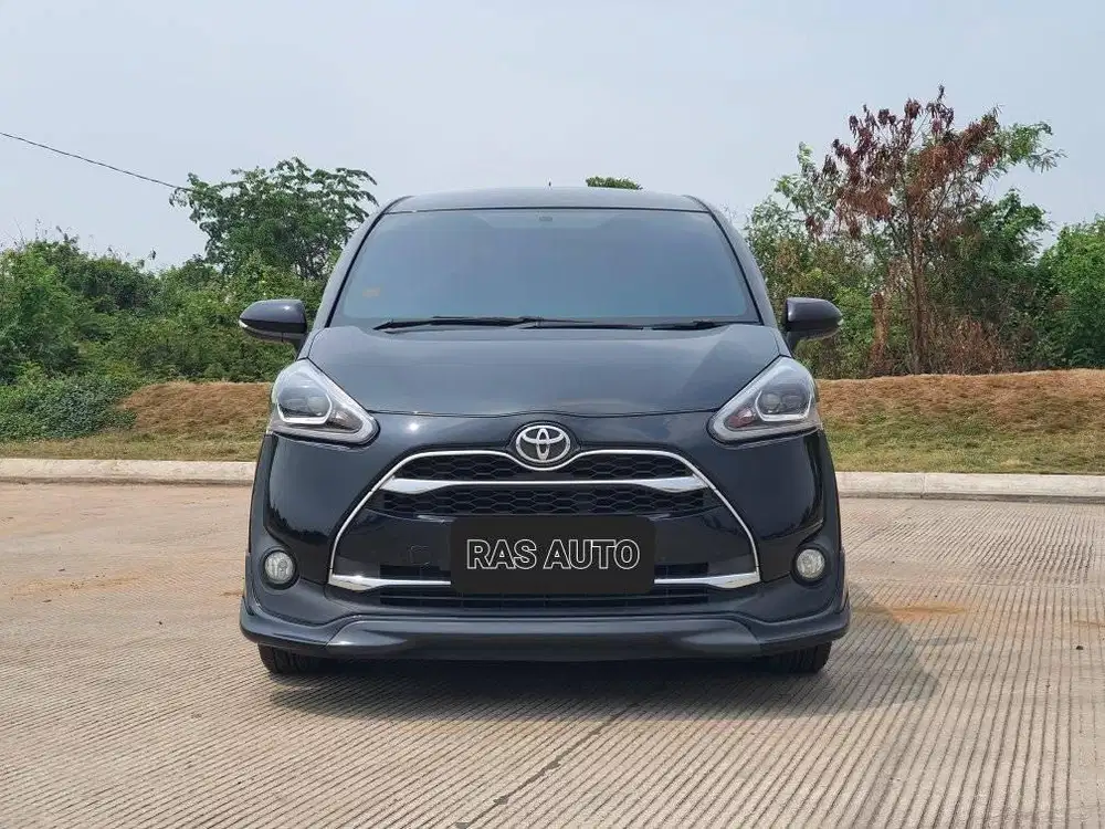 TOYOTA SIENTA 1.5 Q AT 2016 HITAM
