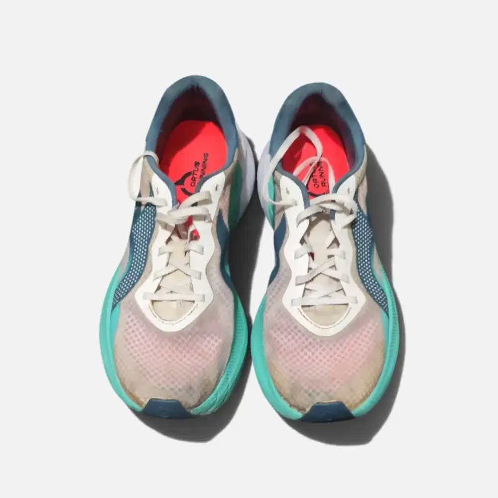 Sepatu running ortuseight