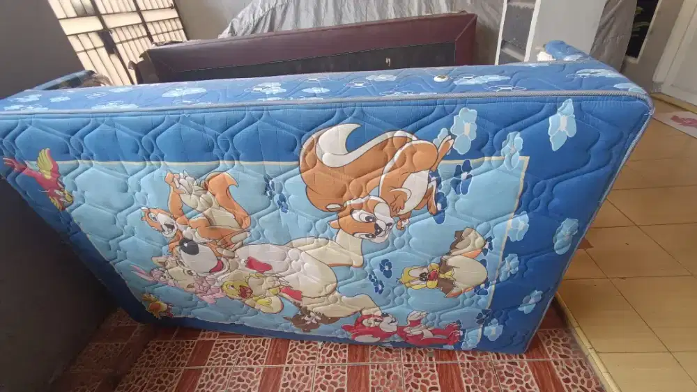REPOST TURUN HARGA Central spring bed (BAGIAN ATASNYA AJA) - (350K)