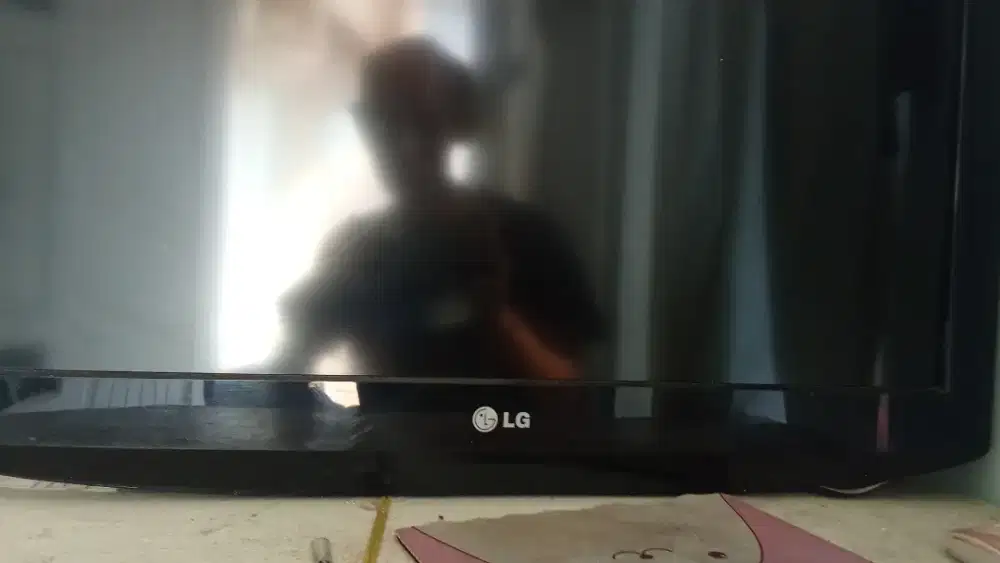 Jual tv led merk LG analog 26 inch kondisi normal minus TDK ada kaki
