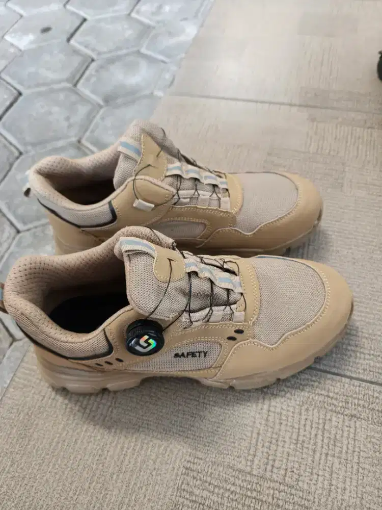 Sepatu Safety 46