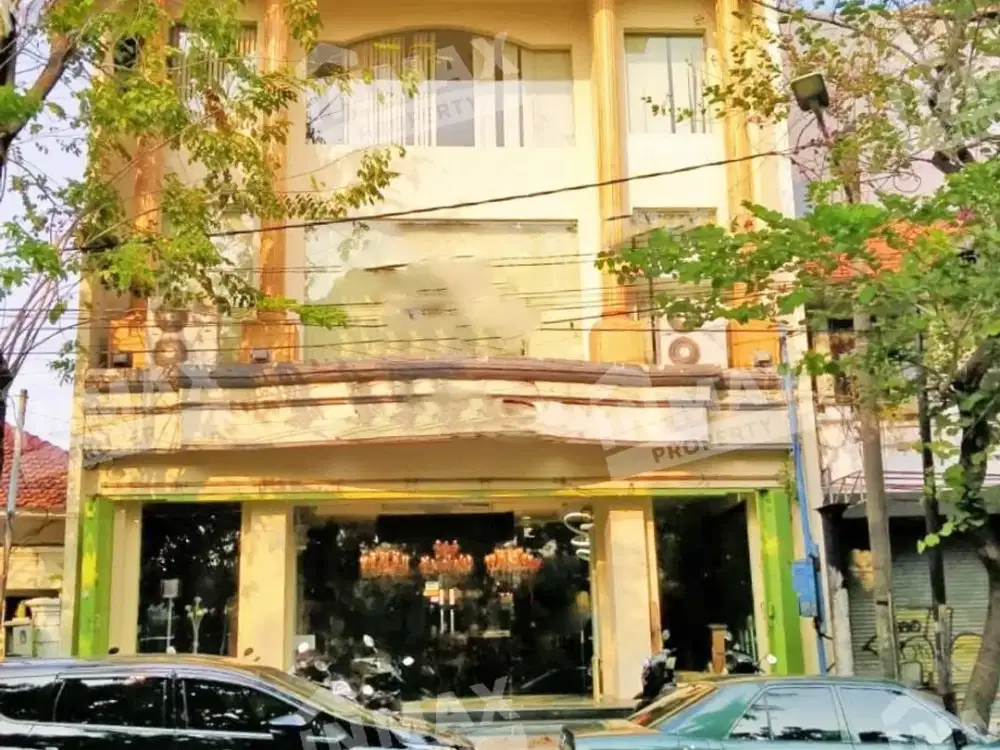 Ruko 3,5 Lantai Plus Furnished Cocok Untuk Usaha Dekat Jalan Raya di Manyar Surabaya