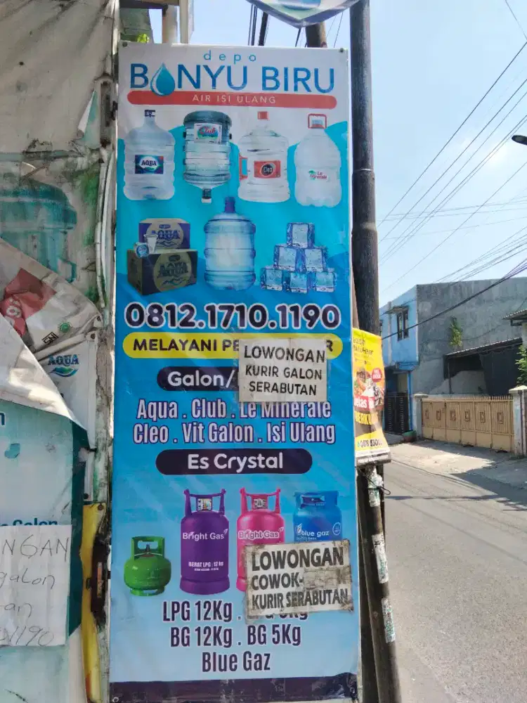 Kurir galon serabutan