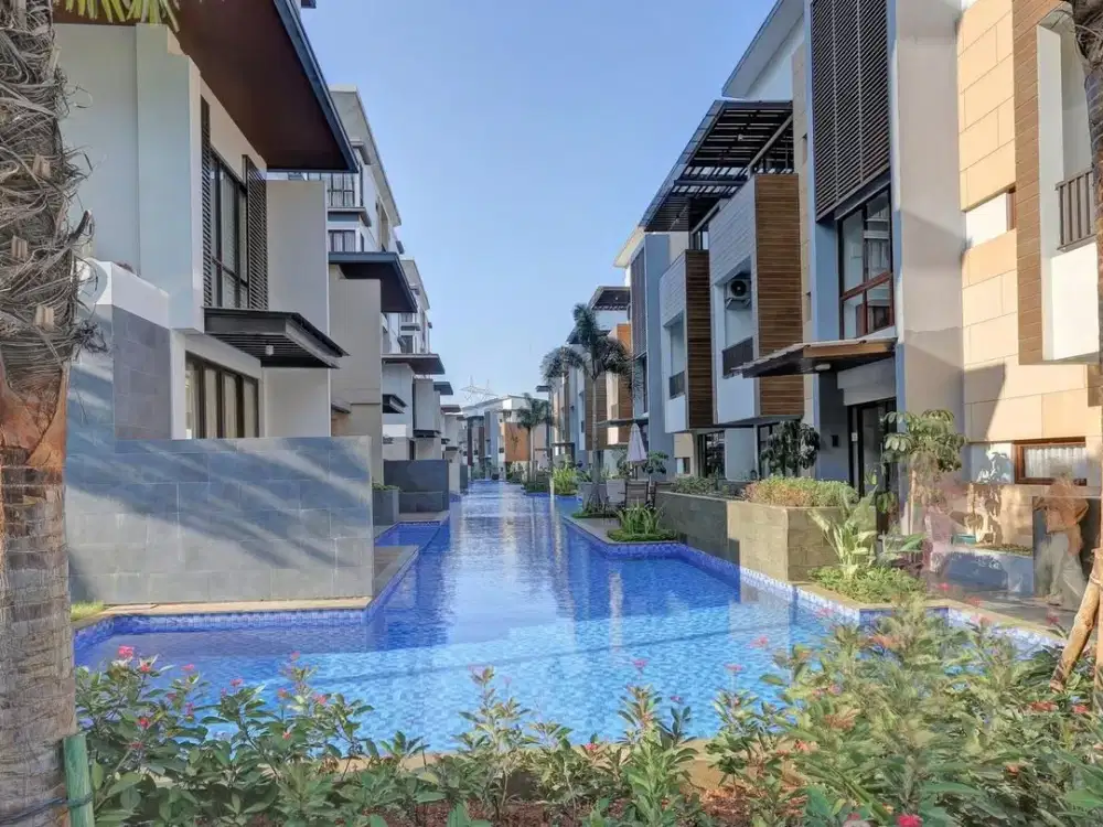 DIJUAL/DISEWAKAN TOWNHOUSE CARNELIAN VANYA PARK BSD, LANGSUNG POOL!