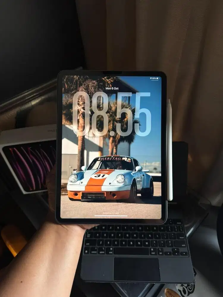 ipad pro gen 4 M2 256gb wifi only + apple magic keyboard + apple pen