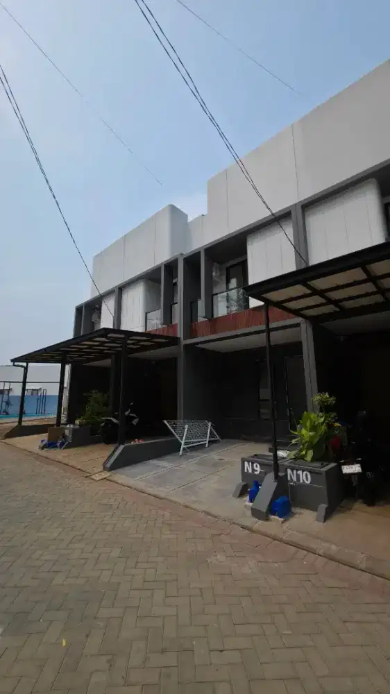 Disewakan - Rumah 2 lantai baru