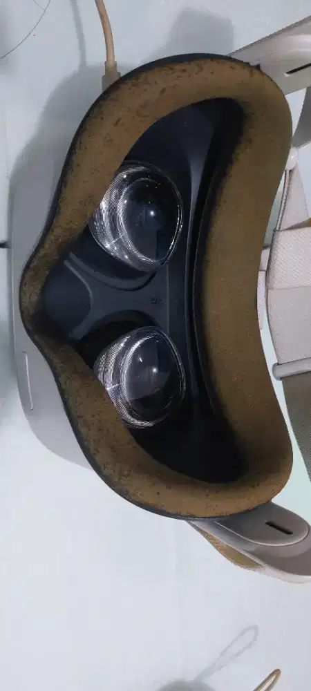 Meta Quest 2 atau Oculus Quest 2 64GB baca minus