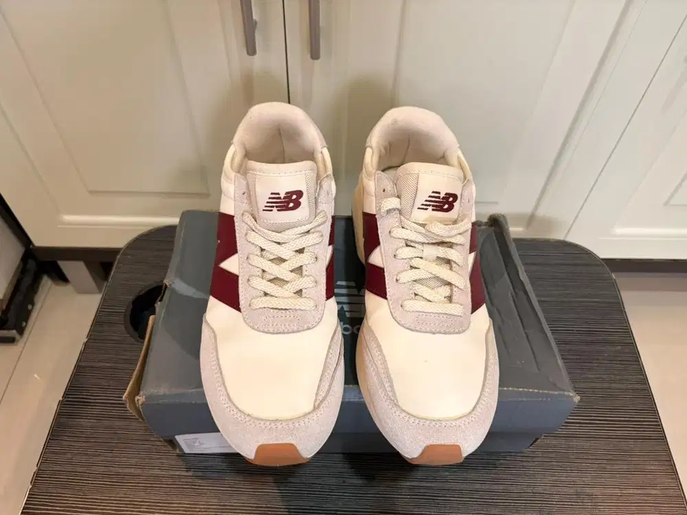 Sepatu New Balance 370