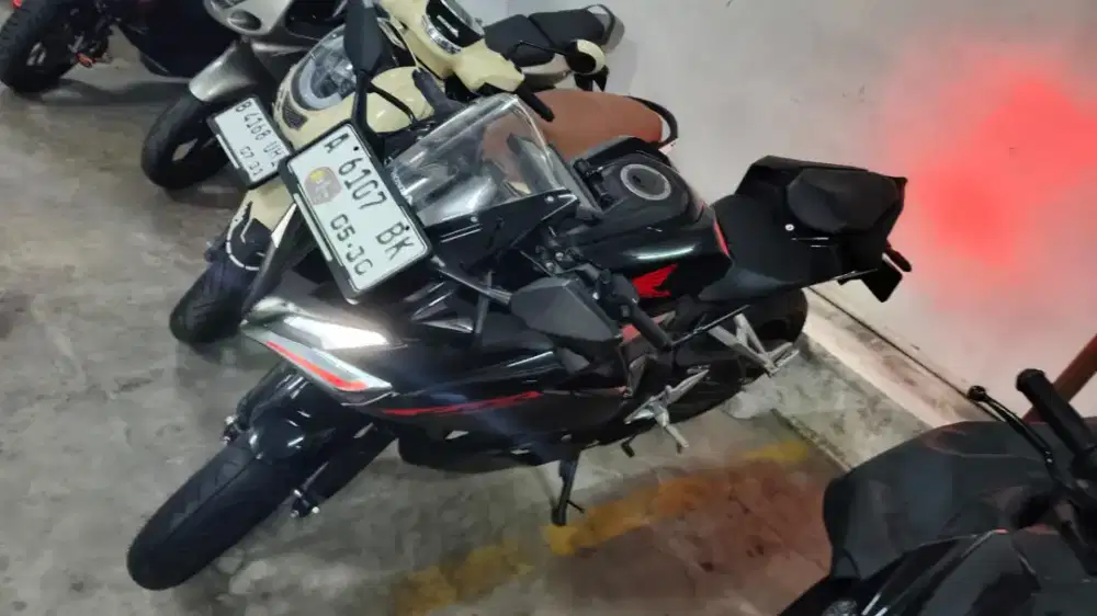 CBR 250 tahun 2025 standard black